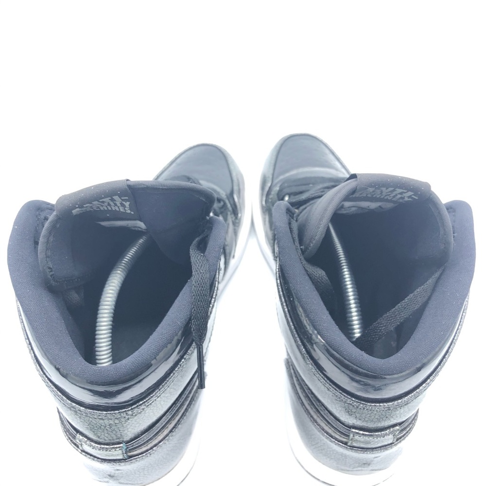 Air Jordan 1 Retro | Sz 10.5 - Picture 11 of 16